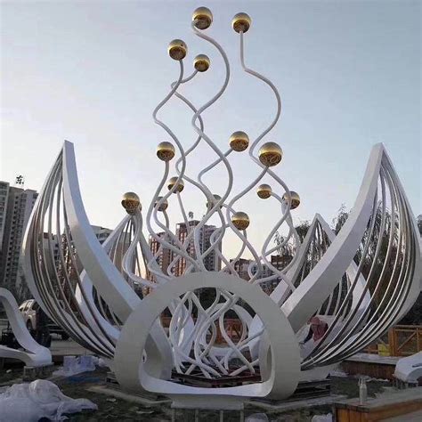 戶外廣場金屬雕塑江蘇天築定製響水不鏽鋼噴泉鏤空球雕塑 - 每日頭條