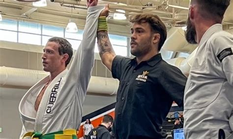 Mark Zuckerberg strikes gold against jiu jitsu fighters, posts pictures ...
