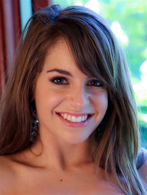 Kimmy Granger : r/FamousFaces