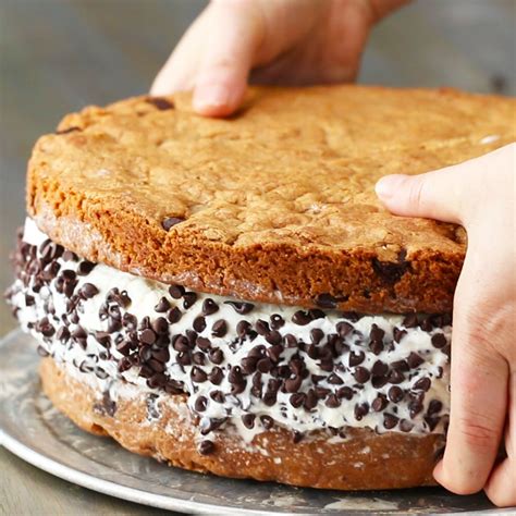 Giant cookie ice cream sandwich – Artofit