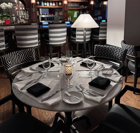 Las Vegas Bistro + Bar | Summerlin Patio Dining | Vintner Grill