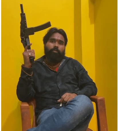 Breaking : "अपुन इच इधर का बादशाह है" गोलीकांड के बाद हथियार लहराते नये ...