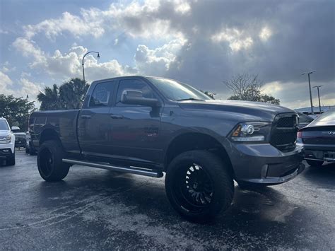 2017 Dodge Ram 1500 for Sale in Fort Lauderdale, FL - OfferUp