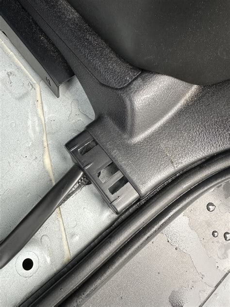 Passenger front and rear floorboard wet NO sunroof and Vehicle not ...