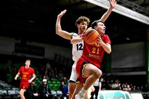 Ethan Erickson's all-around play helps lift nationally ranked Ferris State basketball squad