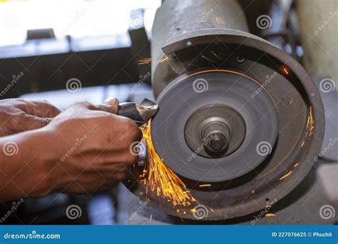 Grinding Machine Process 的图像结果