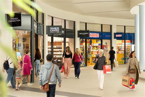 Visiting Local Shop 的图像结果