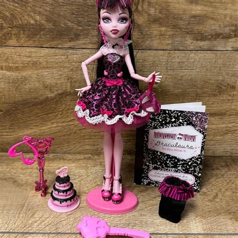 Monster High Sweet 1600 Draculaura Complete Monster... | Depop