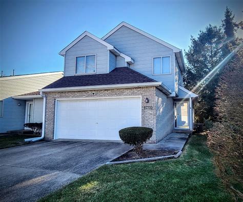 2923 Sierra Dr #2923, Champaign, IL 61822 | Redfin
