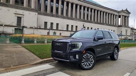Gallery: 2023 GMC Yukon Denali Ultimate holidays in Chicago
