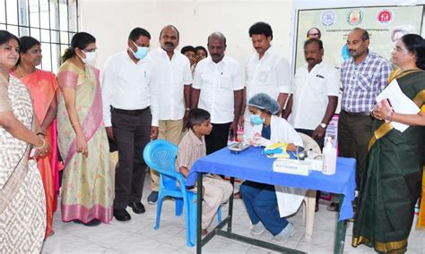 தமிழகத்தில் 6, 7,8-ம் வகுப்பு பயிலும் 4 லட்சம் மாணவர்களுக்கு பல் ...