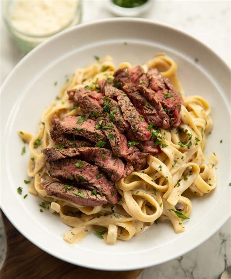 Creamy Garlic Parmesan Steak Pasta: A Dish That Delights Your Tastebuds ...