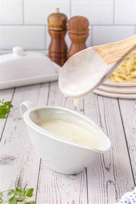 Basic Cream Sauce Recipe: Easy and Versatile!