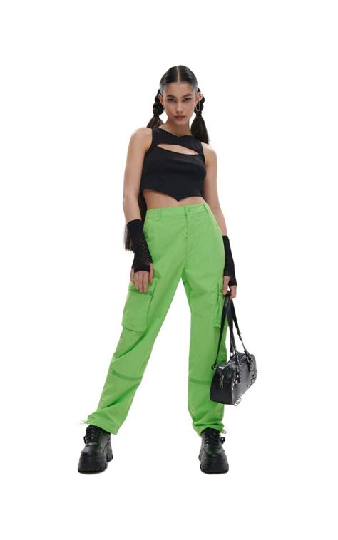 Czarny top z wycięciem - CROPP - 2417S-99X