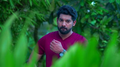 Watch Koodevide S1 Episode 381 on JioHotstar