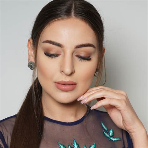 Best makeup artists in Delhi | 9811817998, Gurgaon - BRING IT ONLINE ...