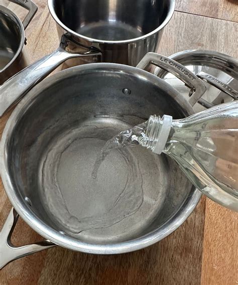How to clean stainless steel pans with vinegar | Homes and Gardens