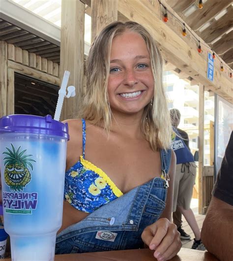 maci jo | lion hair 🦁 everyone go support my Fanfix page to see ...