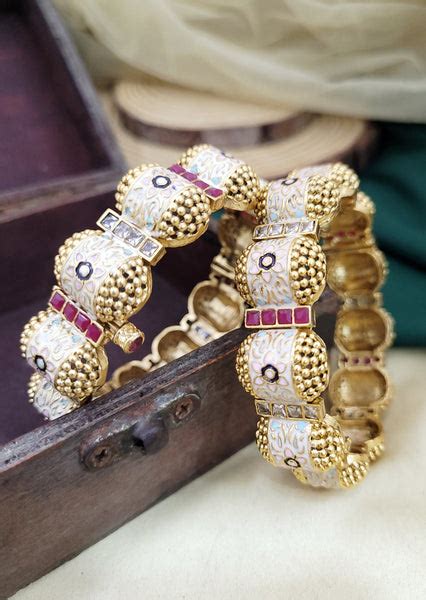 Premium Golden Bangle – Saj Jewellery