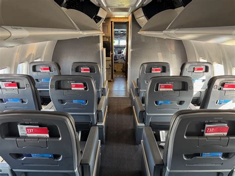 American Airlines New Livery 737