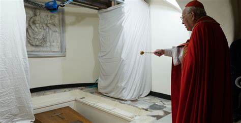 Benedicto XVI ya descansa en paz