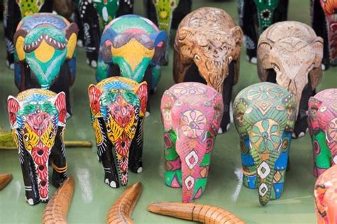 Pettah Market Sri Lanka: Ultimate Guide to Colombo’s Busiest Bazaar