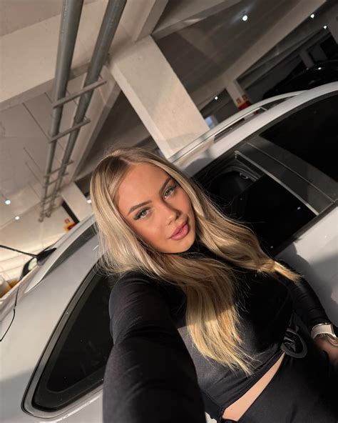 Brendaa | Hoje foi um dia especial, aniversário da minha tia e com isso nada melhor do que ...