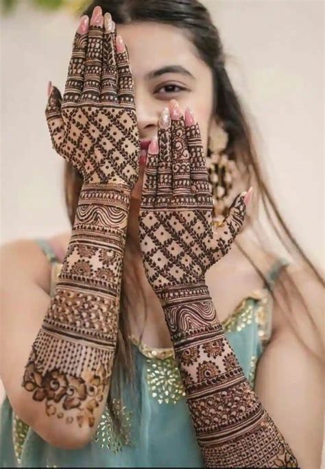 30+ Stylish Back Hand Mehndi Designs for Weddings and Other Occasions