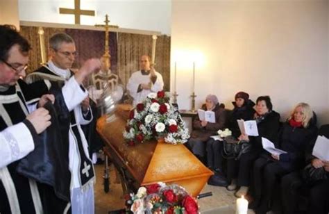 教会法典对天主教徒葬礼的相关规定