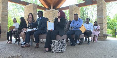 27 immigrants granted citizenship at Mammoth Cave Naturalization Ceremony