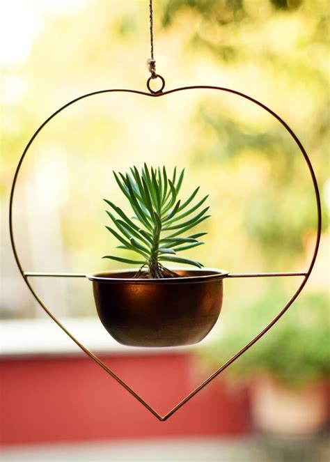 Get Heart Shaped Metal Hanging Planter / Bird feeder in Gold at ₹ 1049 ...