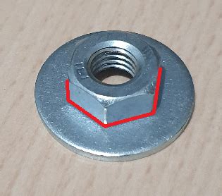 Souder un écrou du support moteur