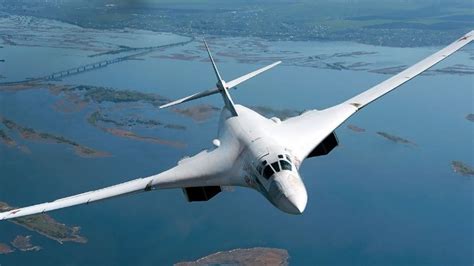 战略空军的主力轰炸机：图-160绝对不是徒有虚名！|轰炸机|空军|图-160_新浪新闻