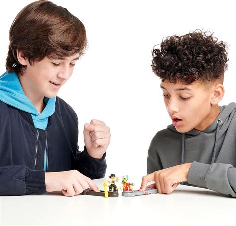 Buy Akedo Ultimate Arcade Warriors Versus Pack - Chux Lee Vs Crackup ...