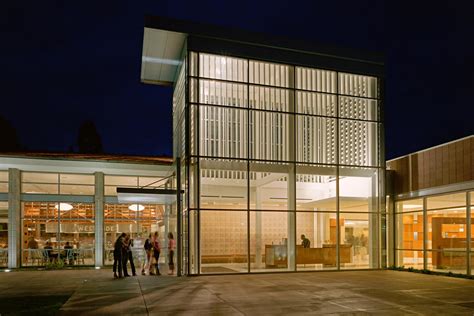 De La Guerra Dining Commons | UCSB Campus Dining