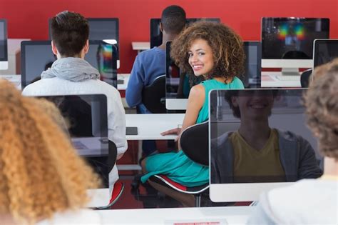 Computer Course Photo 的图像结果