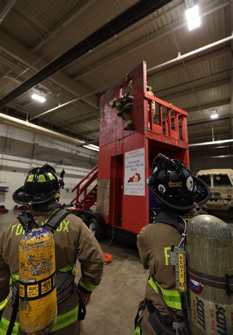 Fort Knox hosts multidepartment firefighter survival training course | Article | The United ...