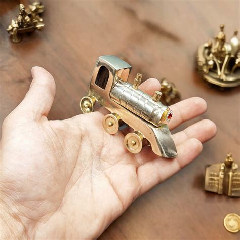 Miniature - Rail Engine Showpiece – MerchantAntiques