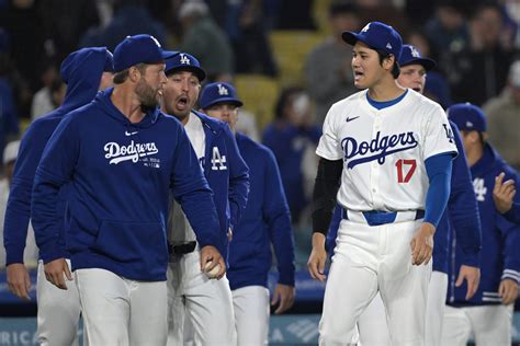 Which Los Angeles Dodgers player has a 40+ career WAR? MLB Immaculate ...
