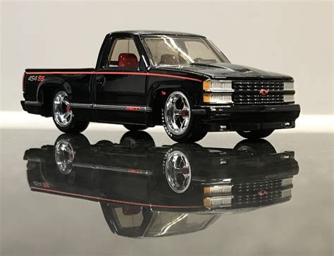 Hot Wheels RLC Exclusive 1990 Chevy 454 SS Truck : r/HotWheels
