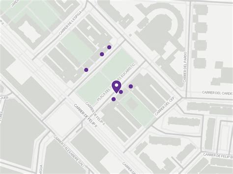 Plaza del Congrés Eucarístic: Gastronomía, Compras y Cult...