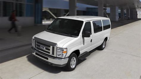 12 Passenger Vans for Rent 的图像结果
