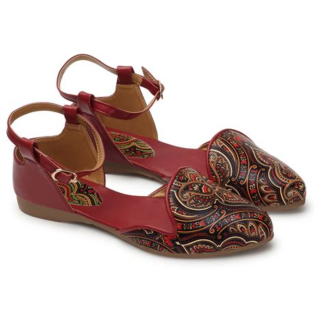 Strap in style with back-strap Bellies – CLOSHO