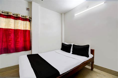 SPOT ON HOTEL MEERA, SPOT ON Berhampore, Book @ ₹1234 - OYO