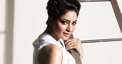 Shilpi Sharma new glamorous photos