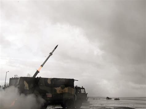 Second time in two days, DRDO successfully tests Akash-NG Missile in ...