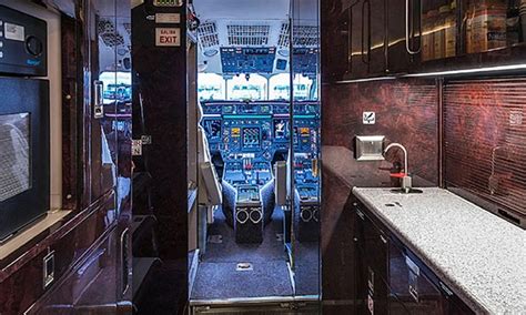 N25MX Falcon 900C - Dreamline Aviation, LLC S/N 182