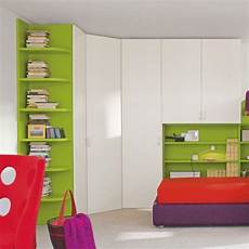armadi colorati per camerette armoire de chambre d angle contemporaine en bois 224 armadi colorati per camerette armoire de chambre d angle contemporaine en bois 224