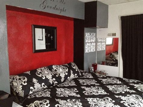 red black and grey bedroom ideas