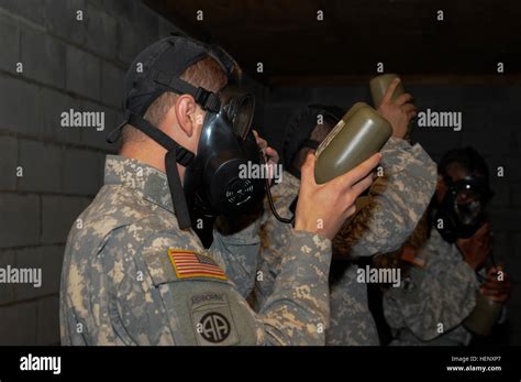 M40 protective gas mask hi-res stock photography and images - Alamy